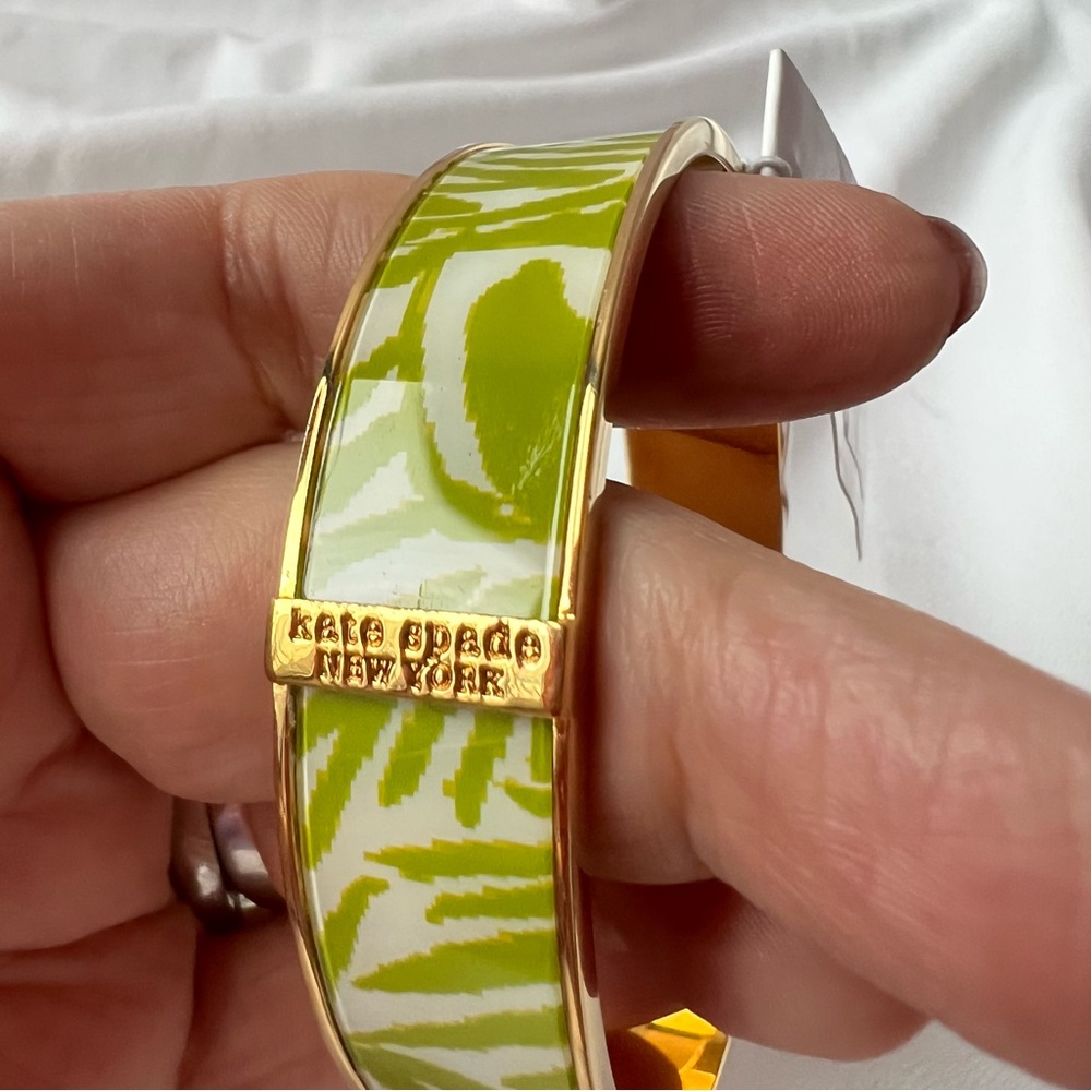 Kate Spade green & white gold-tone bangle bracelet BNWT - Picture 15 of 16